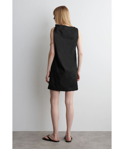 COS（コス）の「ツイストディテール リネン ミニドレス（ワンピース・レディース・イエロー/ブラック・38/42/32/34/36/40）」の3枚目の写真