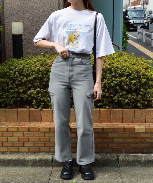 spiritoso(スピリトーゾ)の「【spiritoso】World Tourタイガープリント ピグメントTシャツ(Tシャツ/カットソー・レディース・ブラウン/ライトグリーン/ラベンダー/サックスブルー/グレイッシュベージュ/ライトグレー・FREE)」の20枚目の写真
