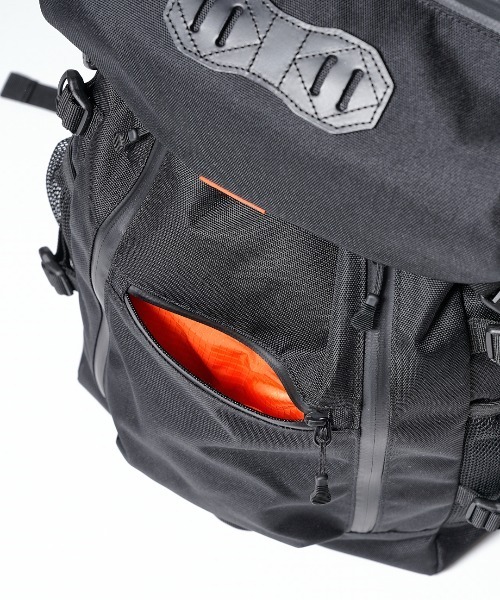 MAKAVELIC（マキャベリック）の「Double Line 4 Backpack（バックパック/リュック・メンズ・ブラック・ONESIZE）」の6枚目の写真