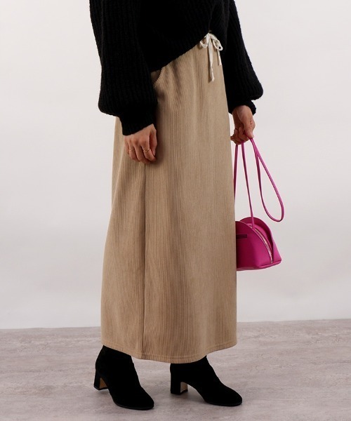 CLOTHY(クロシィ)の「【あったか裏ボアシリーズ】裏ボアコーデュロイスカート(スカート・レディース・ベージュ/オフホワイト/ブラック・MEDIUM)」の6枚目の写真
