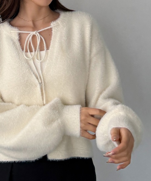 Louere（ルエレ）の「ショート丈シャギーリボンニットカーディガン（カーディガン/ボレロ・レディース・グレイッシュベージュ/アイボリー/チャコール・LARGE/MEDIUM/SMALL）」の12枚目の写真