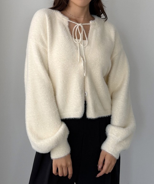 Louere（ルエレ）の「ショート丈シャギーリボンニットカーディガン（カーディガン/ボレロ・レディース・グレイッシュベージュ/アイボリー/チャコール・LARGE/MEDIUM/SMALL）」の15枚目の写真