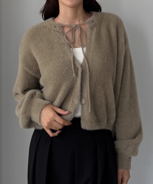 Louere（ルエレ）の「ショート丈シャギーリボンニットカーディガン（カーディガン/ボレロ・レディース・グレイッシュベージュ/アイボリー/チャコール・LARGE/MEDIUM/SMALL）」の19枚目の写真