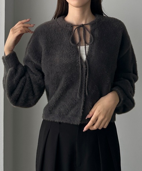 Louere（ルエレ）の「ショート丈シャギーリボンニットカーディガン（カーディガン/ボレロ・レディース・グレイッシュベージュ/アイボリー/チャコール・LARGE/MEDIUM/SMALL）」の9枚目の写真