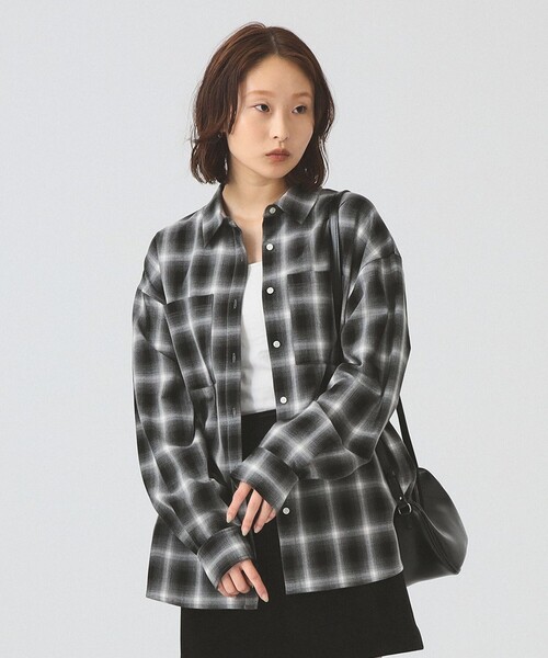 Ray BEAMS（レイビームス）の「オンブレチェック ビッグ シャツ（シャツ/ブラウス・レディース・ダークブラウン/ブラック・ONE SIZE）」の10枚目の写真