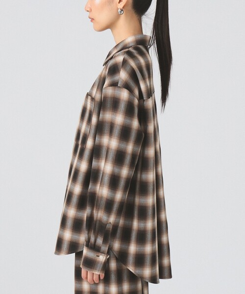 Ray BEAMS（レイビームス）の「オンブレチェック ビッグ シャツ（シャツ/ブラウス・レディース・ダークブラウン/ブラック・ONE SIZE）」の16枚目の写真