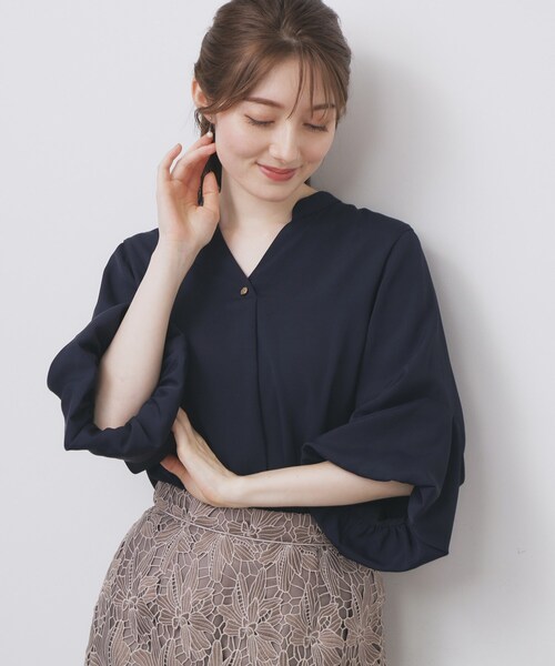 index(インデックス)の「スキッパーバルーンスリーブブラウス【洗濯機洗い可/イージーアイロン】(シャツ/ブラウス・レディース・オフホワイト/サックスブルー/ネイビー・36/38/40/42)」の12枚目の写真