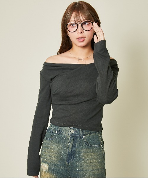 GORGE(ゴージ)の「《クロスネック×美シルエット》大人映えトップス/きれいめカジュアルに◎(Tシャツ/カットソー・レディース・グレー/アイボリー/ブラック/ブラウン・F)」の14枚目の写真