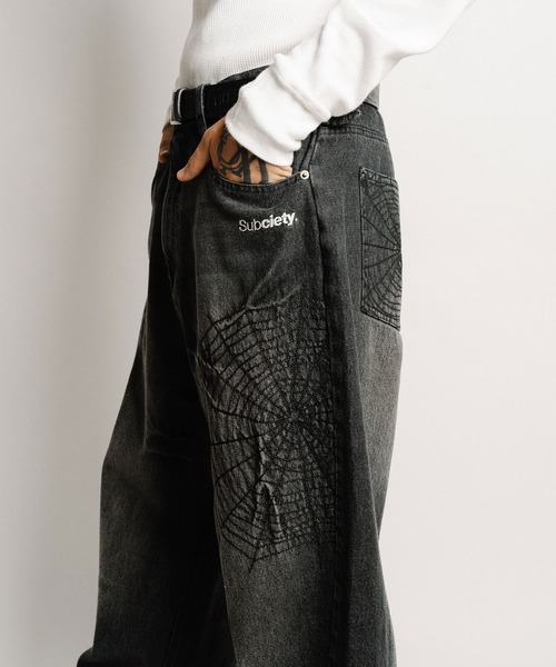 Subciety（サブサエティ）の「Cobweb curved denim pants（デニムパンツ・メンズ・インディゴブルー/ブラック・X-LARGE/LARGE/MEDIUM/SMALL）」の11枚目の写真