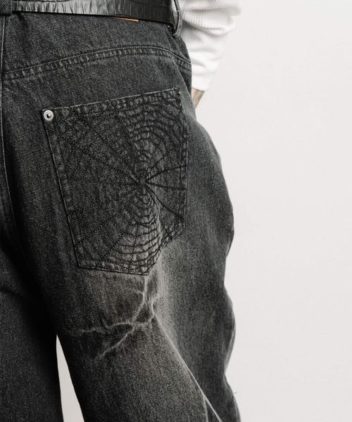 Subciety（サブサエティ）の「Cobweb curved denim pants（デニムパンツ・メンズ・インディゴブルー/ブラック・X-LARGE/LARGE/MEDIUM/SMALL）」の13枚目の写真