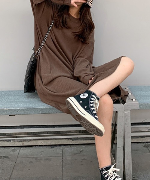 cammie(キャミー)の「裾スリットリブワンピース(ワンピース・レディース・ブラウン/ブラック・FREE)」の9枚目の写真