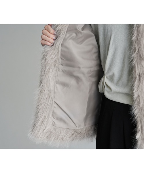 reca(レカ)の「フォックス風ファーベスト(ベスト・レディース・アイボリー/チャコールグレー/グレイッシュベージュ・FREE)」の14枚目の写真