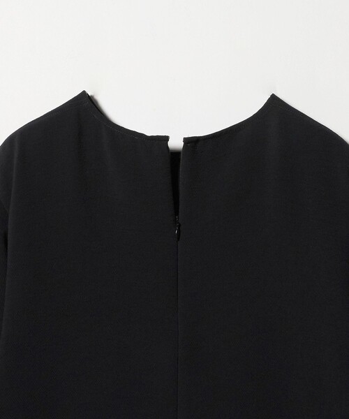 UNITED ARROWS(ユナイテッドアローズ)の「COMFY Tシャツライク ブラウス‐吸水速乾 UVカット ウォッシャブル‐(シャツ/ブラウス・レディース・オフホワイト/ブラック・FREE)」の16枚目の写真