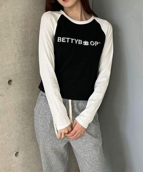 GLAMOROUS JANE(グラマラスジェーン)の「BETTY BOOPフロント刺繍ラグランショート丈ロンT(Tシャツ/カットソー・レディース・ブラック/オフホワイト/グレー・FREE)」の20枚目の写真