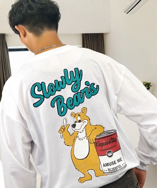 L'atelier（ラトリエ）の「バックプリント グラフィック ロンT サガラ刺繍 ロゴ 長袖 Tシャツ（Tシャツ/カットソー・メンズ・オリーブ系2/ブラック系2/ホワイト系2/ブラック系その他2/ブラック系3/ホワイト系3/ブラック系その他3/ブラウン系3/オリーブ系3・L/M/LL）」の3枚目の写真
