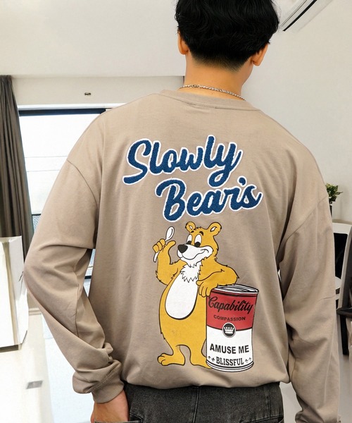 L'atelier（ラトリエ）の「バックプリント グラフィック ロンT サガラ刺繍 ロゴ 長袖 Tシャツ（Tシャツ/カットソー・メンズ・オリーブ系2/ブラック系2/ホワイト系2/ブラック系その他2/ブラック系3/ホワイト系3/ブラック系その他3/ブラウン系3/オリーブ系3・L/M/LL）」の7枚目の写真