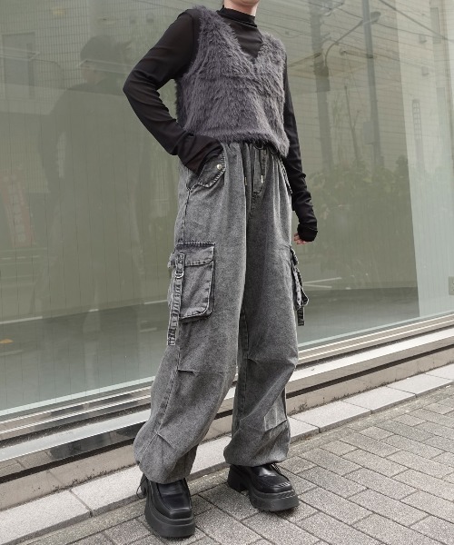 Lots of Love（ロッツオブラブ）の「パラシュートデニムカーゴパンツ（デニムパンツ・レディース・ブルー/ブラック・M）」の12枚目の写真