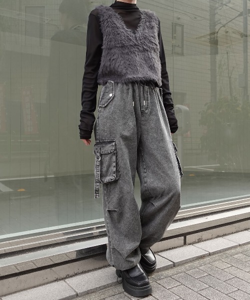 Lots of Love（ロッツオブラブ）の「パラシュートデニムカーゴパンツ（デニムパンツ・レディース・ブルー/ブラック・M）」の14枚目の写真