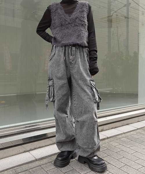 Lots of Love（ロッツオブラブ）の「パラシュートデニムカーゴパンツ（デニムパンツ・レディース・ブルー/ブラック・M）」の15枚目の写真