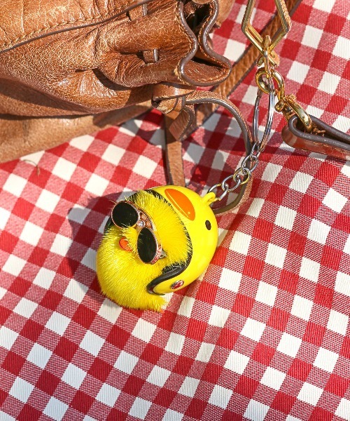 ヘルメットヒヨコチャーム ひよこ ヒヨコ 鳥 ファーチャーム（チャーム