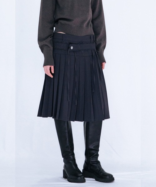 VIAVANDA（ヴィアヴァンダ）の「PLEATED MIDI SKIRT（スカート・レディース・ブラック/グレー・FREE）」の3枚目の写真