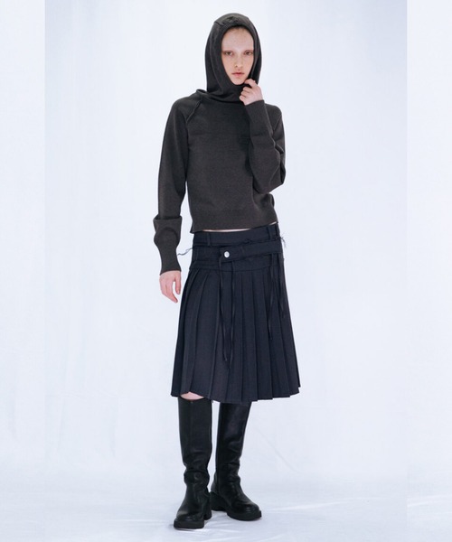 VIAVANDA（ヴィアヴァンダ）の「PLEATED MIDI SKIRT（スカート・レディース・ブラック/グレー・FREE）」の5枚目の写真