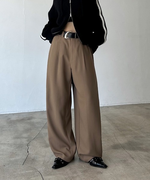 PAGEBOY(ページボーイ)の「Wクロス2WAYパンツ【3color/2size】(スラックス・レディース・ベージュ/ブラック/グレー・SMALL/MEDIUM)」の18枚目の写真