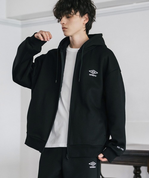 UMBRO（アンブロ）の「UMBRO 別注コラボオーバーサイズ裏起毛ワンポイントロゴ刺繍フルジップパーカー（パーカー・メンズ・チャコール/ネイビー/杢グレー/ブラック・M/L/XL）」の6枚目の写真