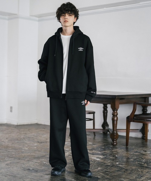 UMBRO（アンブロ）の「UMBRO 別注コラボオーバーサイズ裏起毛ワンポイントロゴ刺繍フルジップパーカー（パーカー・メンズ・チャコール/ネイビー/杢グレー/ブラック・M/L/XL）」の8枚目の写真