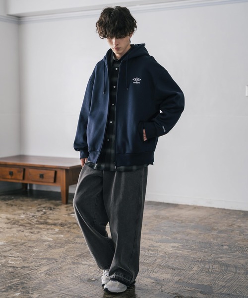 UMBRO 別注コラボオーバーサイズ裏起毛ワンポイントロゴ刺繍フルジップ