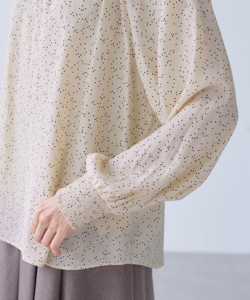 ROPE' PICNIC（ロペピクニック）の「シャーリングカラーブラウス/2WAY（シャツ/ブラウス・レディース・キナリ/オフホワイト/ブラウン/ブラック・FREE）」の5枚目の写真