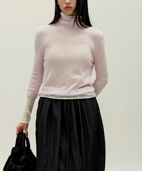 anggae(アンゲ)の「anggae/アンゲ LAYERED TWO TONE TURTLENECK ウール タートルネック ニットレイヤードトップス 冬服(ニット/セーター・レディース・ブラック/イエロー/ピンク・S/M)」の3枚目の写真