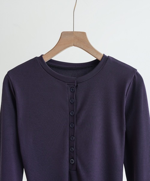 maison de LATIR（メゾンドラティール）の「着こなし自在ヘンリーネック長袖カットソー（Tシャツ/カットソー・レディース・ネイビー/ホワイト/ブラック/グレー・FREE）」の9枚目の写真