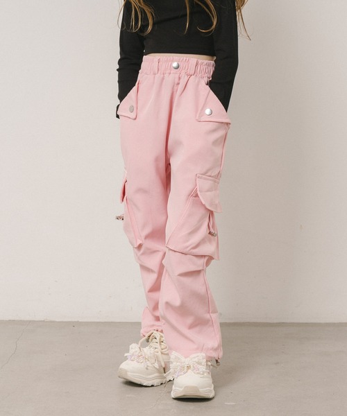 URBAN CHERRY（アーバンチェリー）の「カラーカーゴパンツ（カーゴパンツ・キッズ・パープル/ピンク/ブラック・130cm/140cm/150cm/120cm）」の3枚目の写真