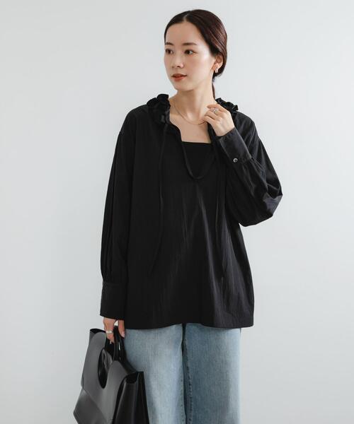 URBAN RESEARCH（アーバンリサーチ）の「frillブラウス（シャツ/ブラウス・レディース・キャメル/ブラック/オフホワイト・FREE）」の2枚目の写真