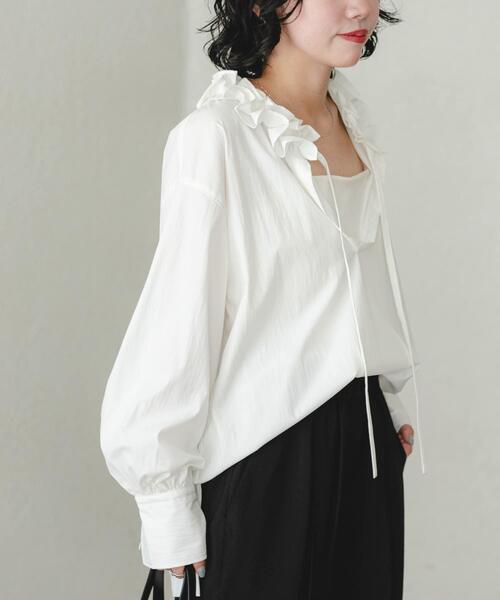 URBAN RESEARCH（アーバンリサーチ）の「frillブラウス（シャツ/ブラウス・レディース・キャメル/ブラック/オフホワイト・FREE）」の8枚目の写真