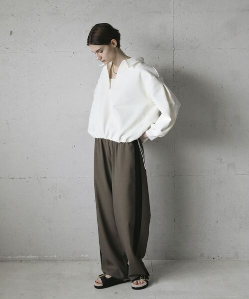 GARAGE OF GOOD CLOTHING（ガレージオブグッドクロージング）の「襟付きスキッパードロストプルオーバー（スウェット・レディース・ホワイト/杢グレー・FREE）」の6枚目の写真