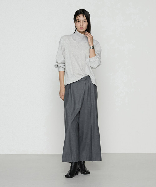 K.T KIYOKO TAKASE（キヨコタカセ）の「ウールブークレー スヌード付きプルオーバー（Tシャツ/カットソー・レディース・キナリ/トップグレー/グレー系その他・9号）」の5枚目の写真