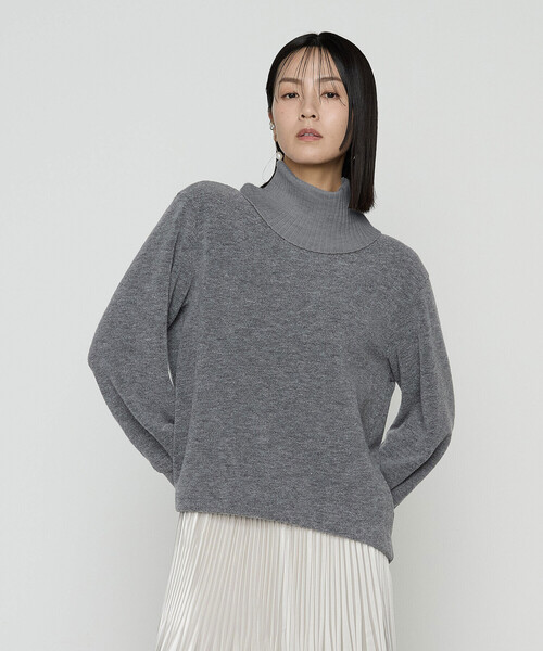 K.T KIYOKO TAKASE（キヨコタカセ）の「ウールブークレー スヌード付きプルオーバー（Tシャツ/カットソー・レディース・キナリ/トップグレー/グレー系その他・9号）」の11枚目の写真