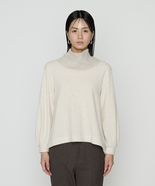 K.T KIYOKO TAKASE（キヨコタカセ）の「ウールブークレー スヌード付きプルオーバー（Tシャツ/カットソー・レディース・キナリ/トップグレー/グレー系その他・9号）」の15枚目の写真