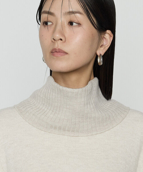 K.T KIYOKO TAKASE（キヨコタカセ）の「ウールブークレー スヌード付きプルオーバー（Tシャツ/カットソー・レディース・キナリ/トップグレー/グレー系その他・9号）」の18枚目の写真