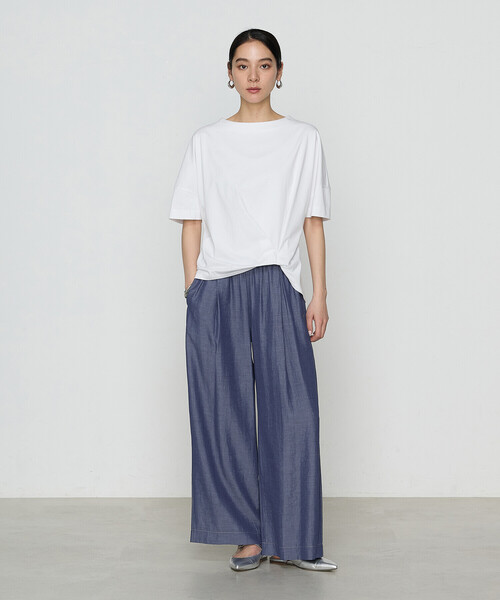 Gabardine K.T(ギャバジンケーティー)の「プレーティング天竺 ワンタックプルオーバー(Tシャツ/カットソー・レディース・ブラック/ライトグレー/ホワイト/ブルー/カーキ・9号)」の6枚目の写真