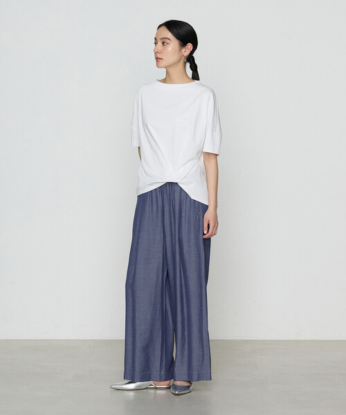 Gabardine K.T(ギャバジンケーティー)の「プレーティング天竺 ワンタックプルオーバー(Tシャツ/カットソー・レディース・ブラック/ライトグレー/ホワイト/ブルー/カーキ・9号)」の7枚目の写真