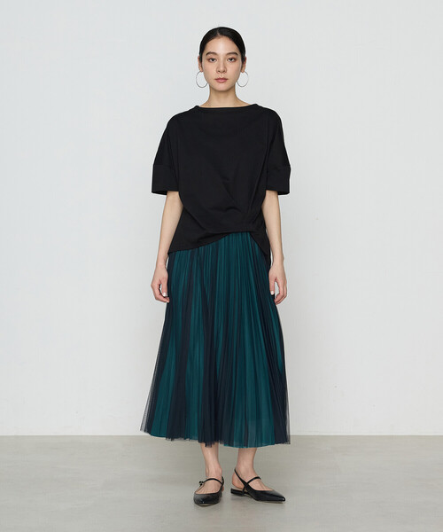 Gabardine K.T(ギャバジンケーティー)の「プレーティング天竺 ワンタックプルオーバー(Tシャツ/カットソー・レディース・ブラック/ライトグレー/ホワイト/ブルー/カーキ・9号)」の12枚目の写真