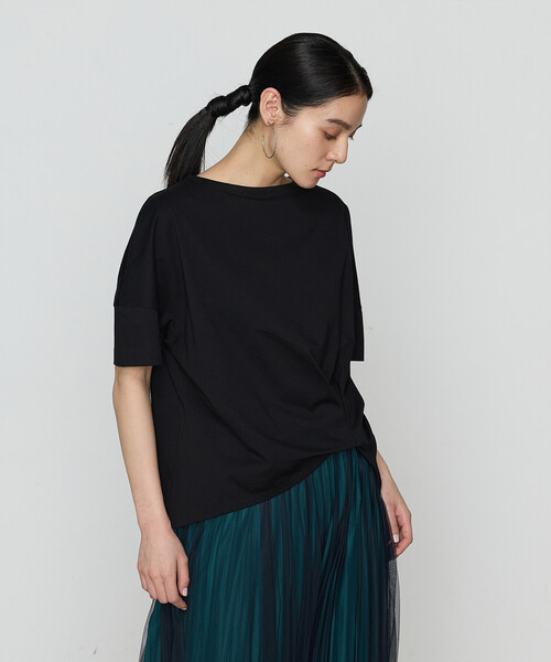 Gabardine K.T(ギャバジンケーティー)の「プレーティング天竺 ワンタックプルオーバー(Tシャツ/カットソー・レディース・ブラック/ライトグレー/ホワイト/ブルー/カーキ・9号)」の14枚目の写真