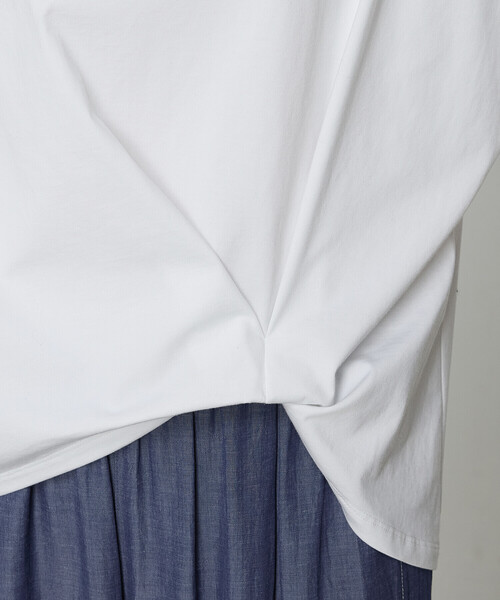 Gabardine K.T(ギャバジンケーティー)の「プレーティング天竺 ワンタックプルオーバー(Tシャツ/カットソー・レディース・ブラック/ライトグレー/ホワイト/ブルー/カーキ・9号)」の20枚目の写真