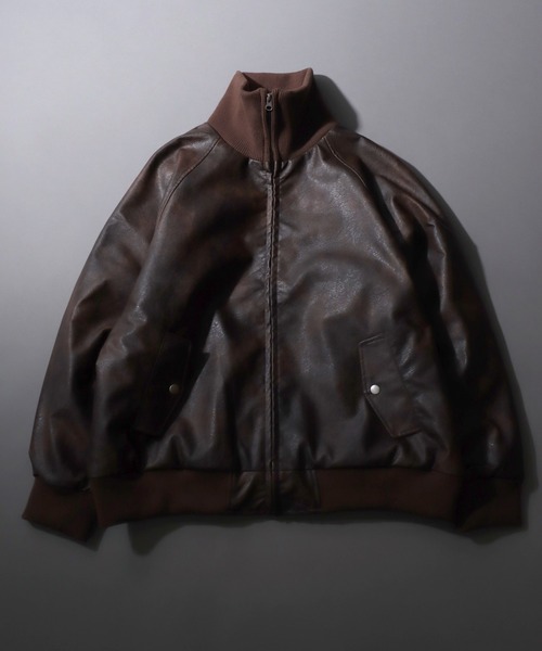 SITRY(シトリー)の「Synthetic Leather Rib Turtie Blouson/フェイクレザー ヴィンテージライク オーバーサイズ リブタートル スタンドネック ブルゾン ジャケット(ブルゾン・メンズ・ブラック/ブラウン系その他/ブラウン・M/L/LL)」の3枚目の写真