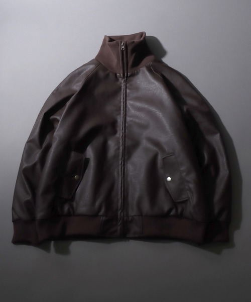 SITRY(シトリー)の「Synthetic Leather Rib Turtie Blouson/フェイクレザー ヴィンテージライク オーバーサイズ リブタートル スタンドネック ブルゾン ジャケット(ブルゾン・メンズ・ブラック/ブラウン系その他/ブラウン・M/L/LL)」の1枚目の写真
