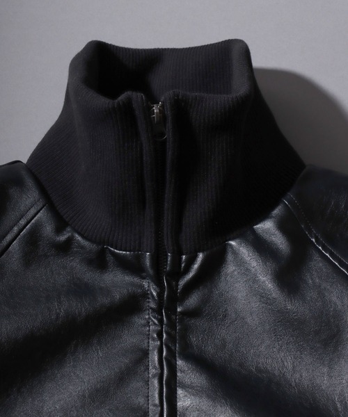 SITRY(シトリー)の「Synthetic Leather Rib Turtie Blouson/フェイクレザー ヴィンテージライク オーバーサイズ リブタートル スタンドネック ブルゾン ジャケット(ブルゾン・メンズ・ブラック/ブラウン系その他/ブラウン・M/L/LL)」の8枚目の写真
