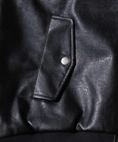 SITRY(シトリー)の「Synthetic Leather Rib Turtie Blouson/フェイクレザー ヴィンテージライク オーバーサイズ リブタートル スタンドネック ブルゾン ジャケット(ブルゾン・メンズ・ブラック/ブラウン系その他/ブラウン・M/L/LL)」の14枚目の写真